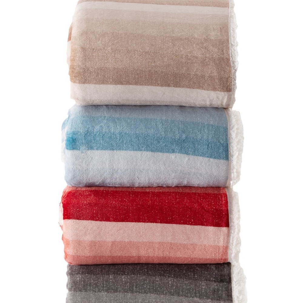 Holiday Collection Velvety Checkered blanket from Berkshire. - Picture 11 of 12